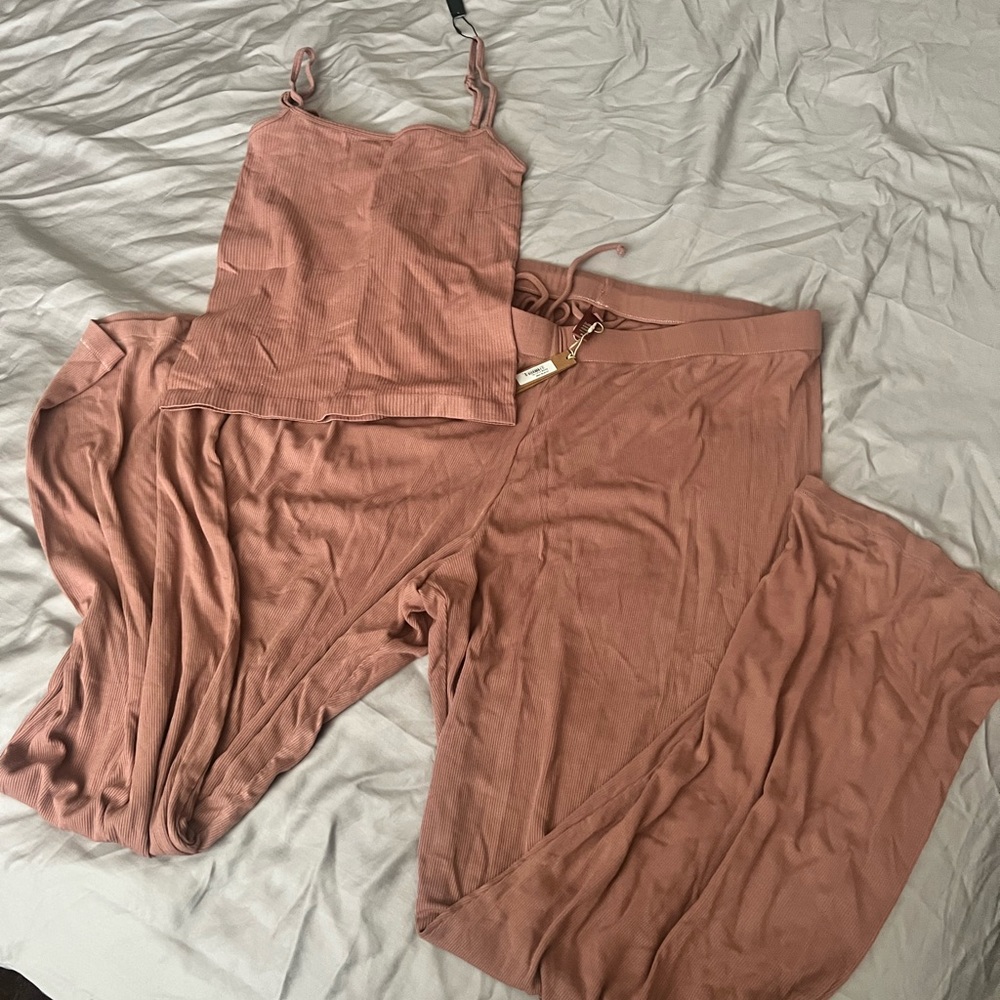Skims rose clay lounge set